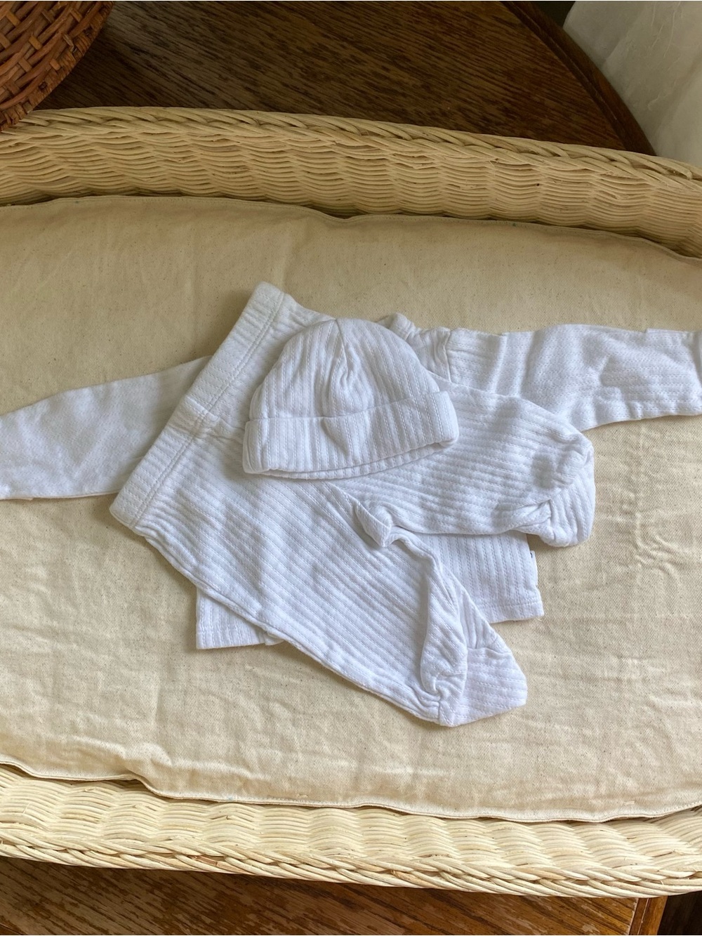 White Gerber baby set cotton long sleeve shirt with hat and footed pants